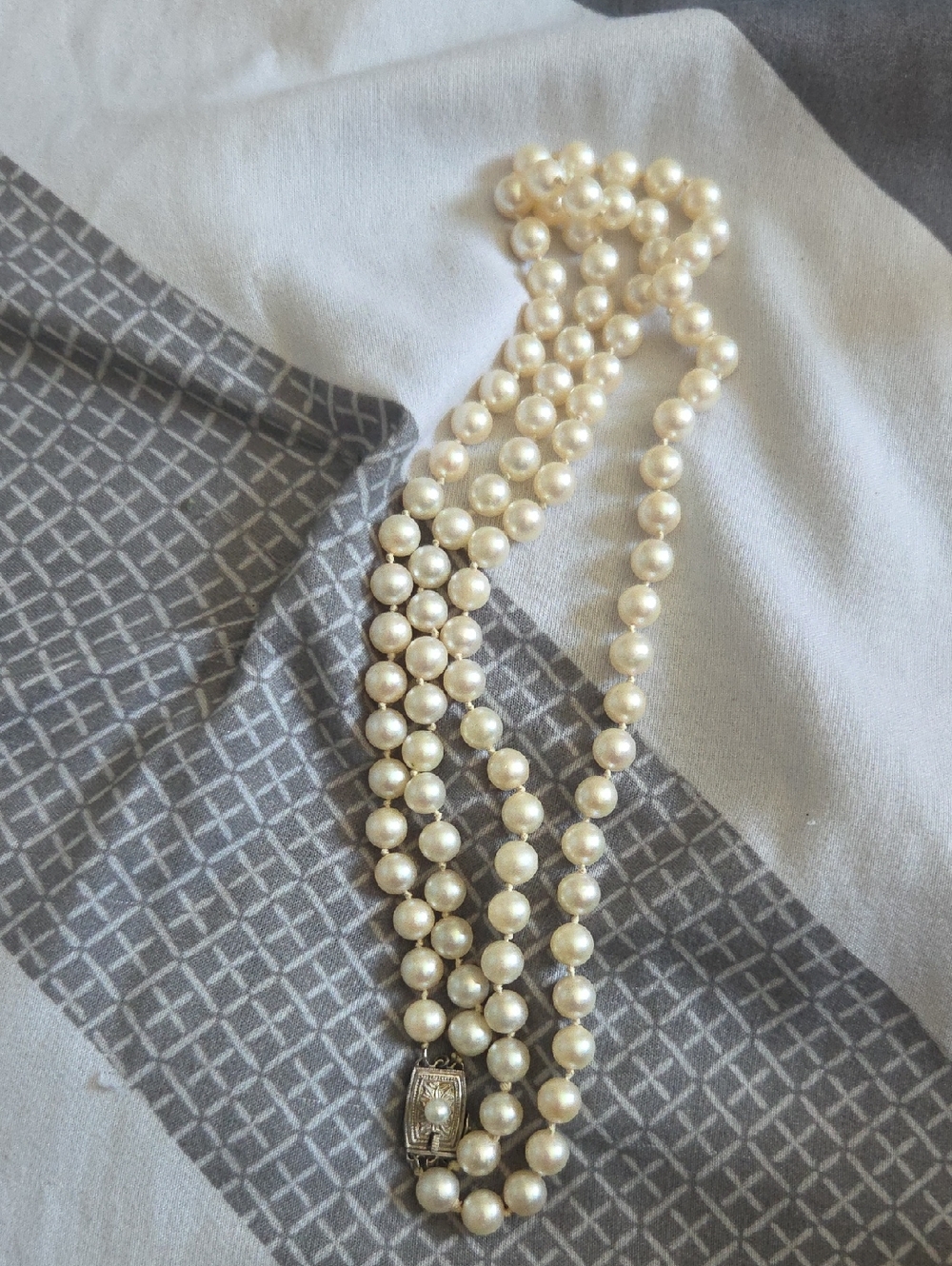 Classic Pearl Necklace - Cream Pearl Strand